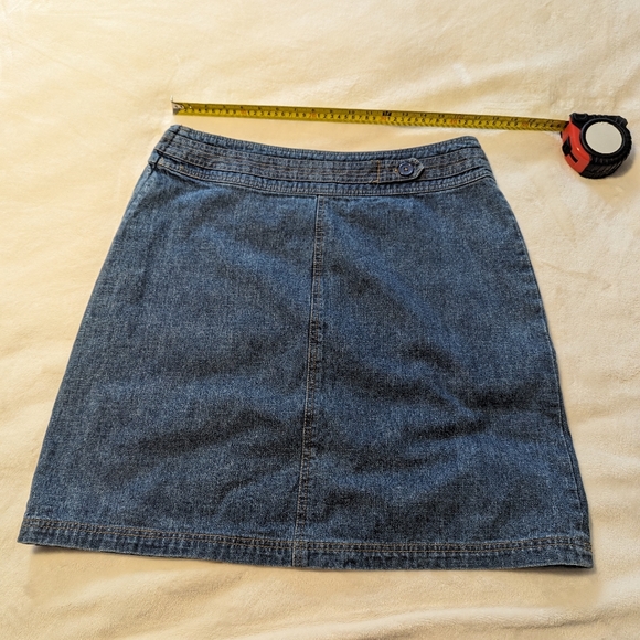 Carroll Reed Dresses & Skirts - Carroll Reed vintage Denim Skirt. Size 14. 100 % cotton. Side zipper closure.